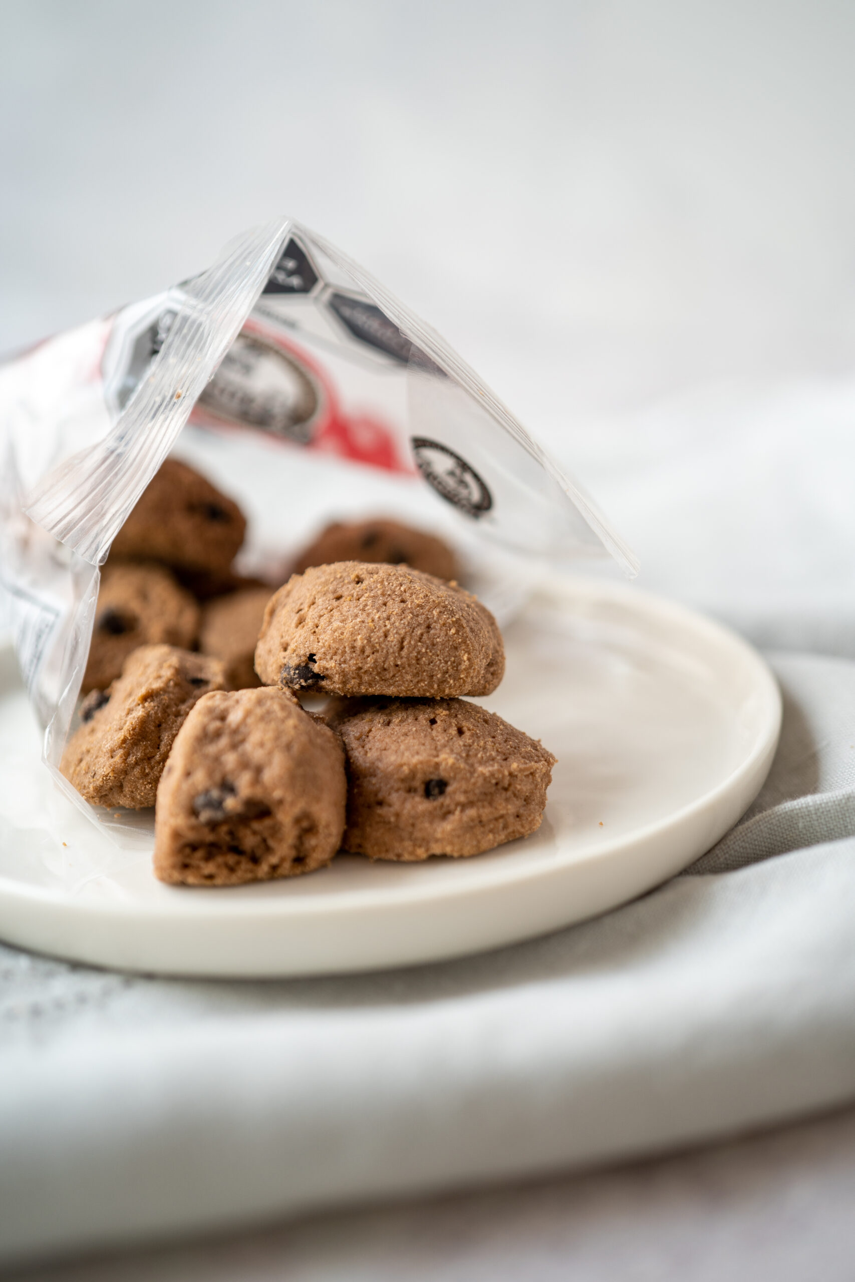 empaque abierto que muestra un rico y practico snack de pan la fuente, Bisquets y galletas en monterrey